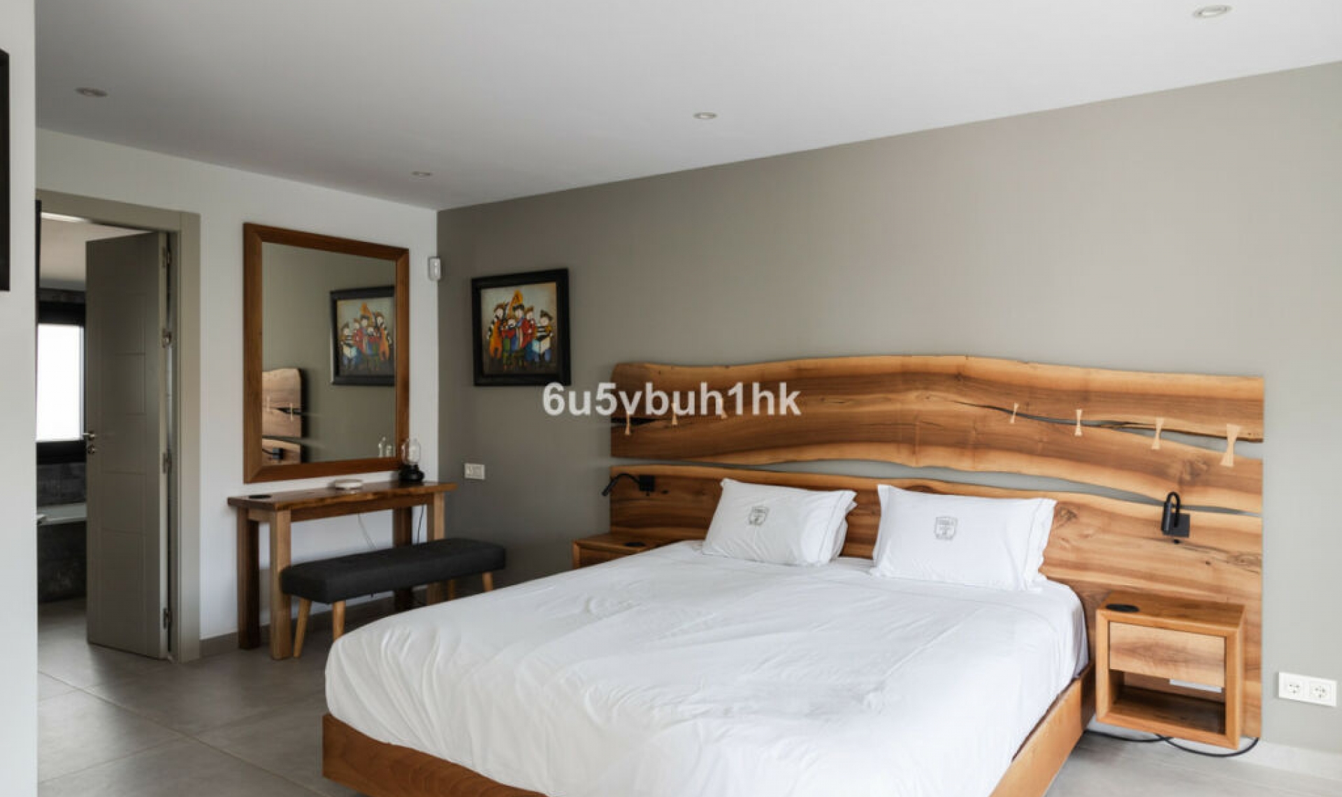 Resale - House -
El Rosario