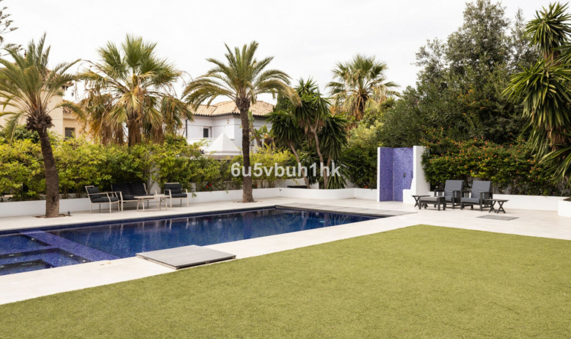 Resale - House -
El Rosario