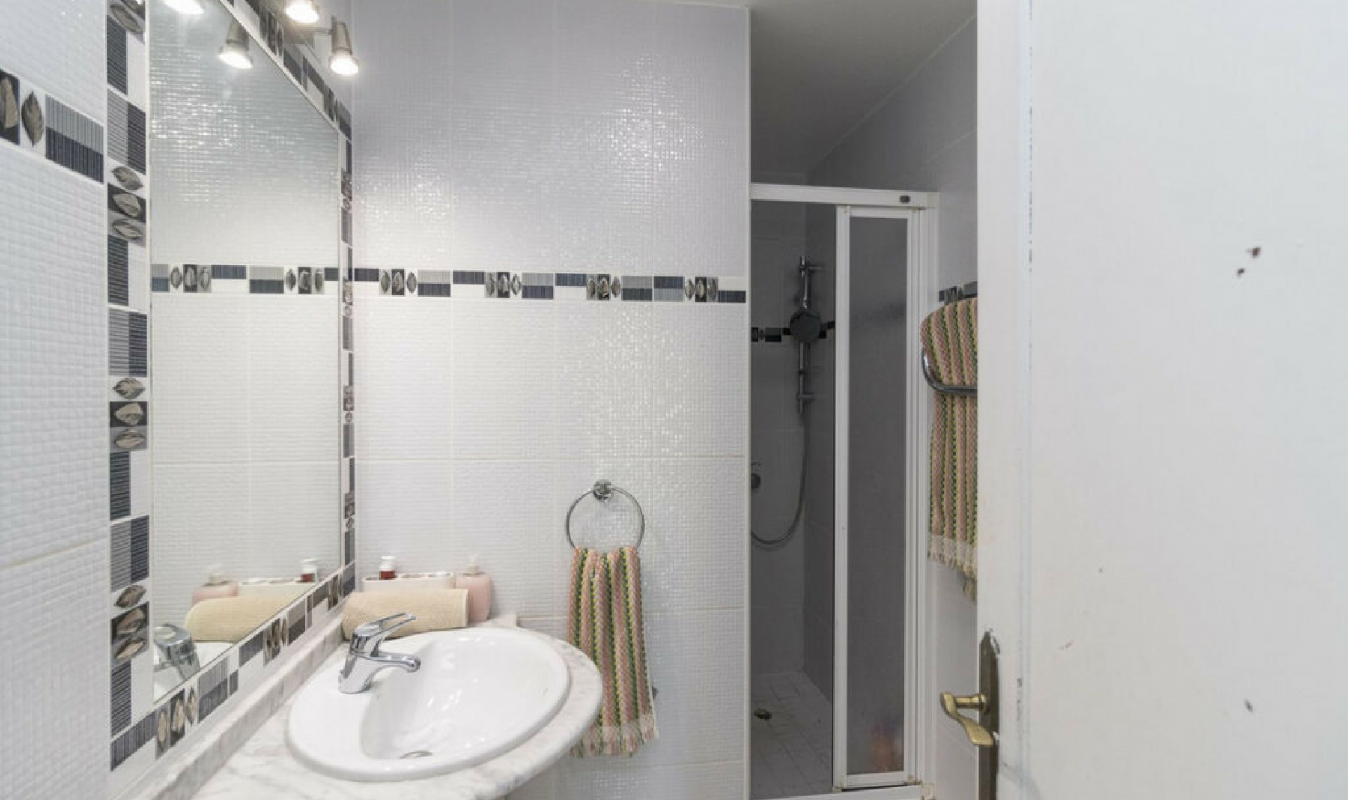 Resale - House -
El Rosario