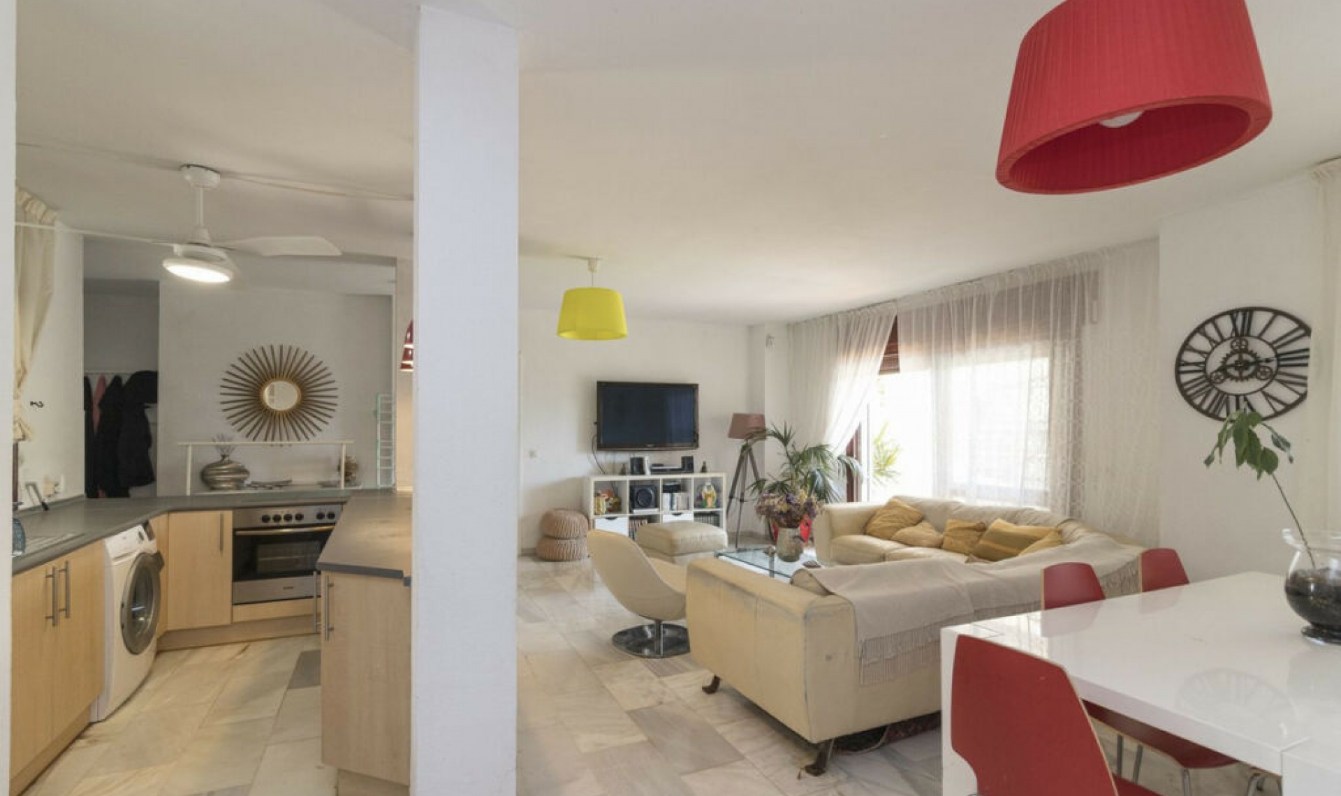 Resale - House -
El Rosario