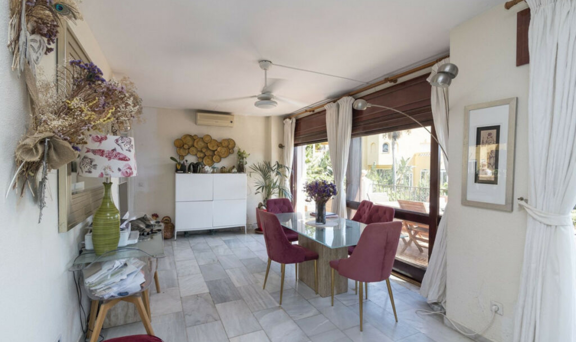 Resale - House -
El Rosario