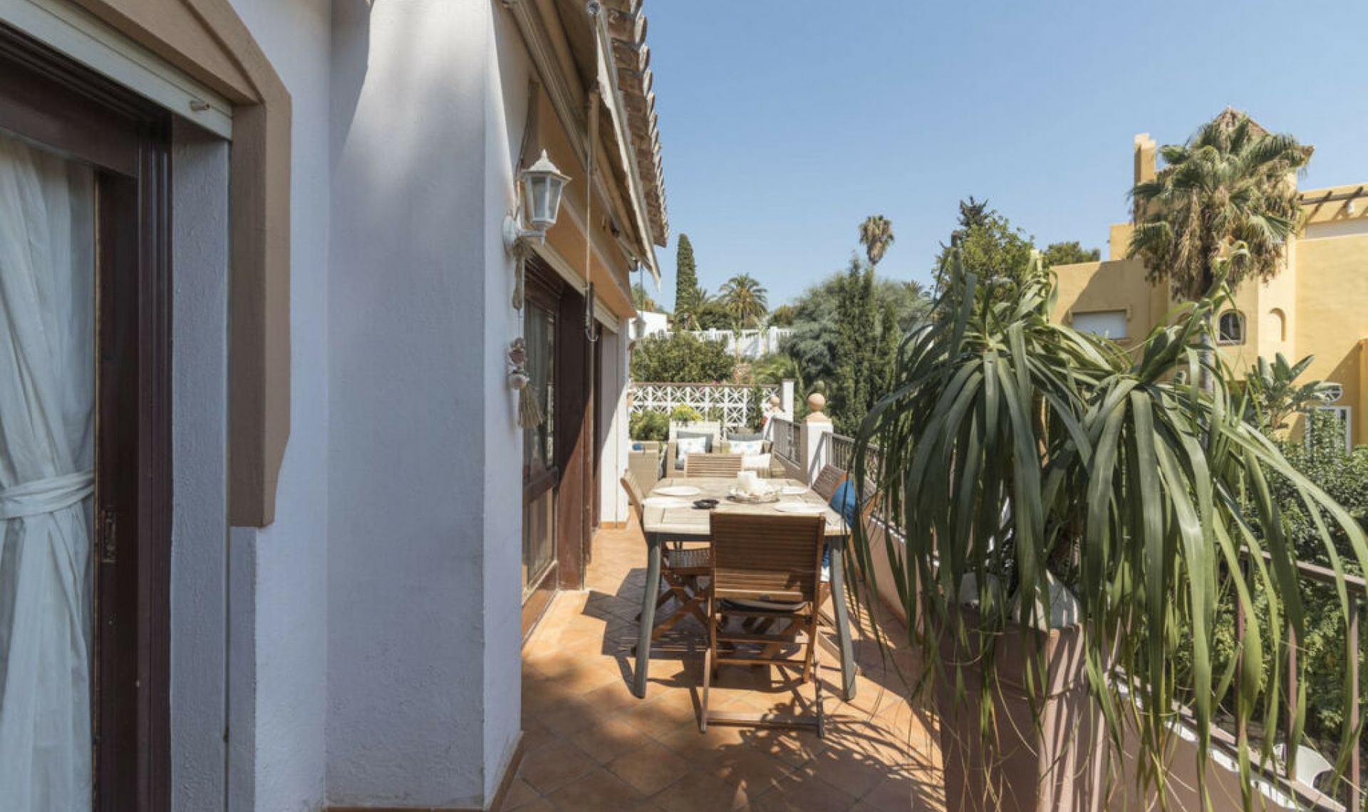 Resale - House -
El Rosario