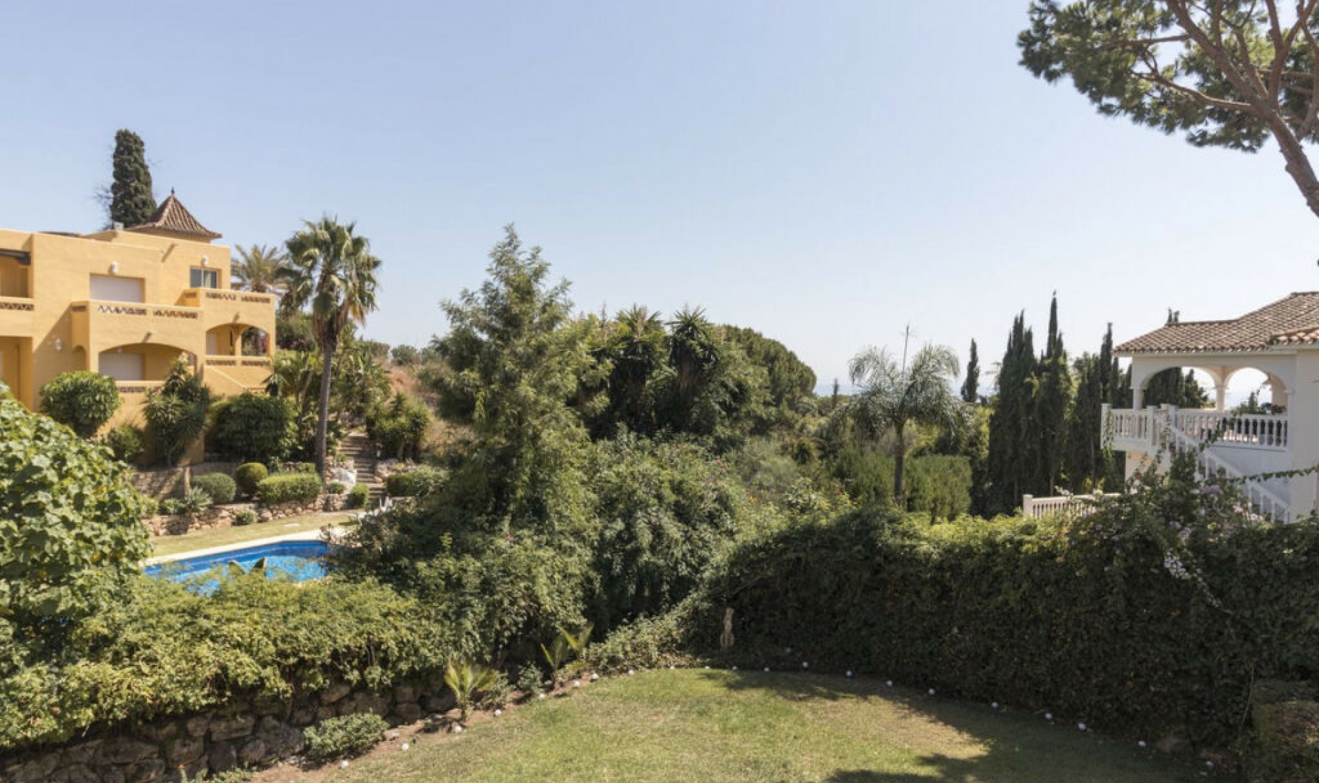 Resale - House -
El Rosario