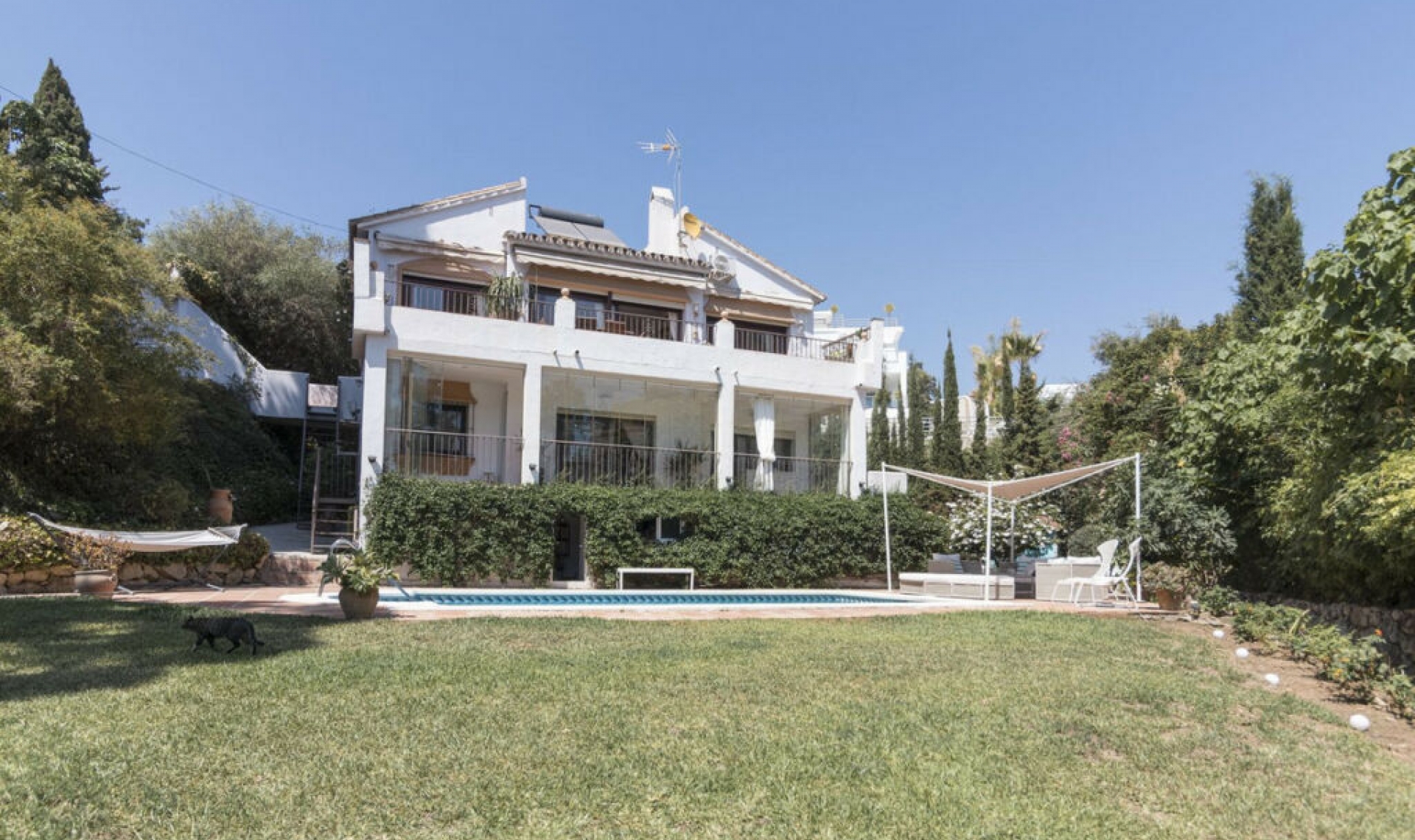 Resale - House -
El Rosario