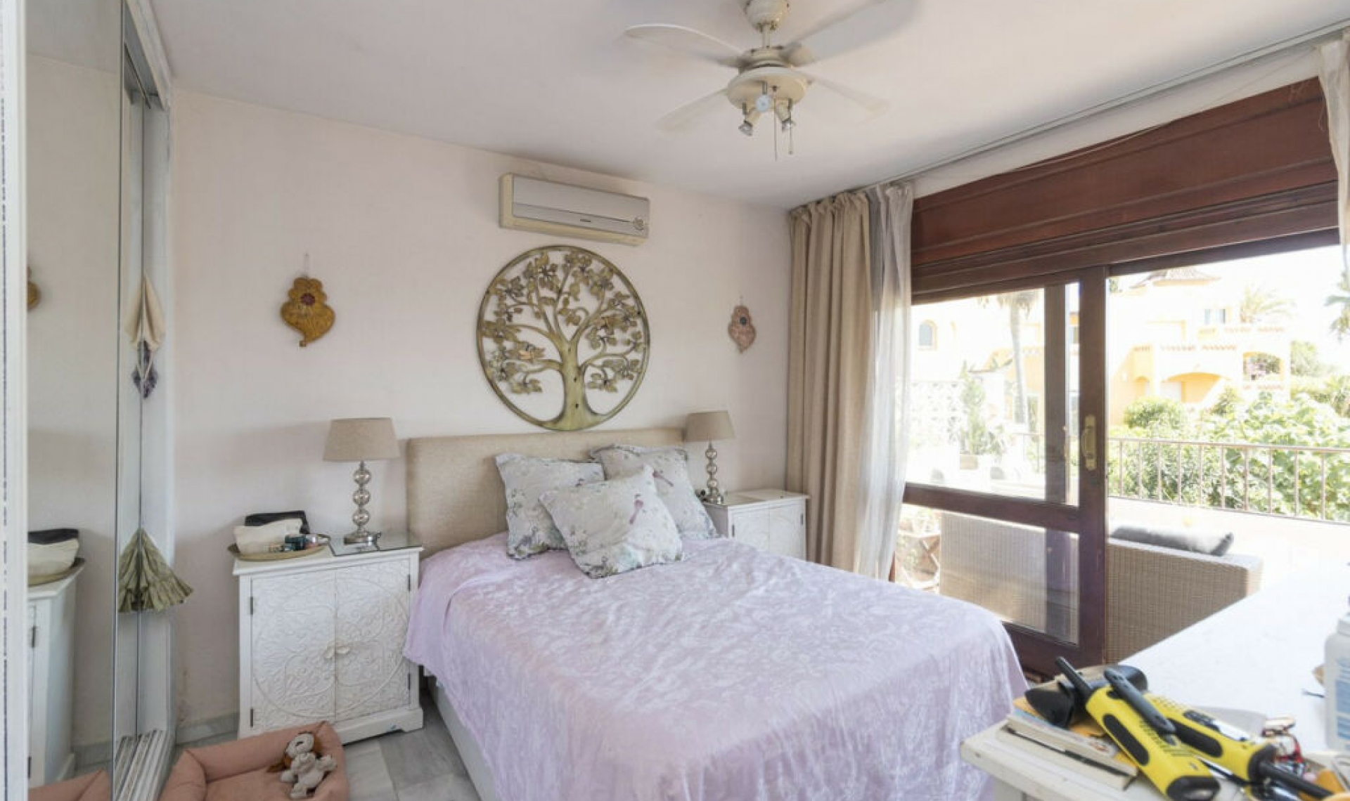 Resale - House -
El Rosario