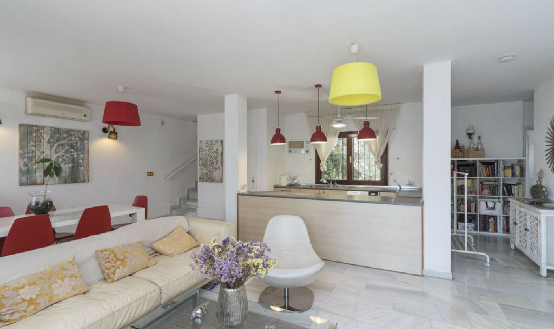 Resale - House -
El Rosario