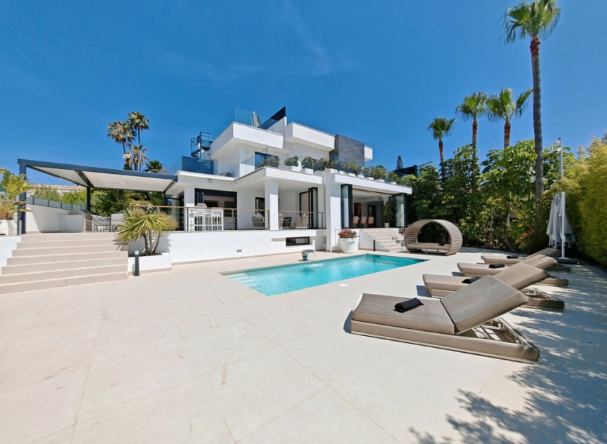 Resale - House -
El Rosario