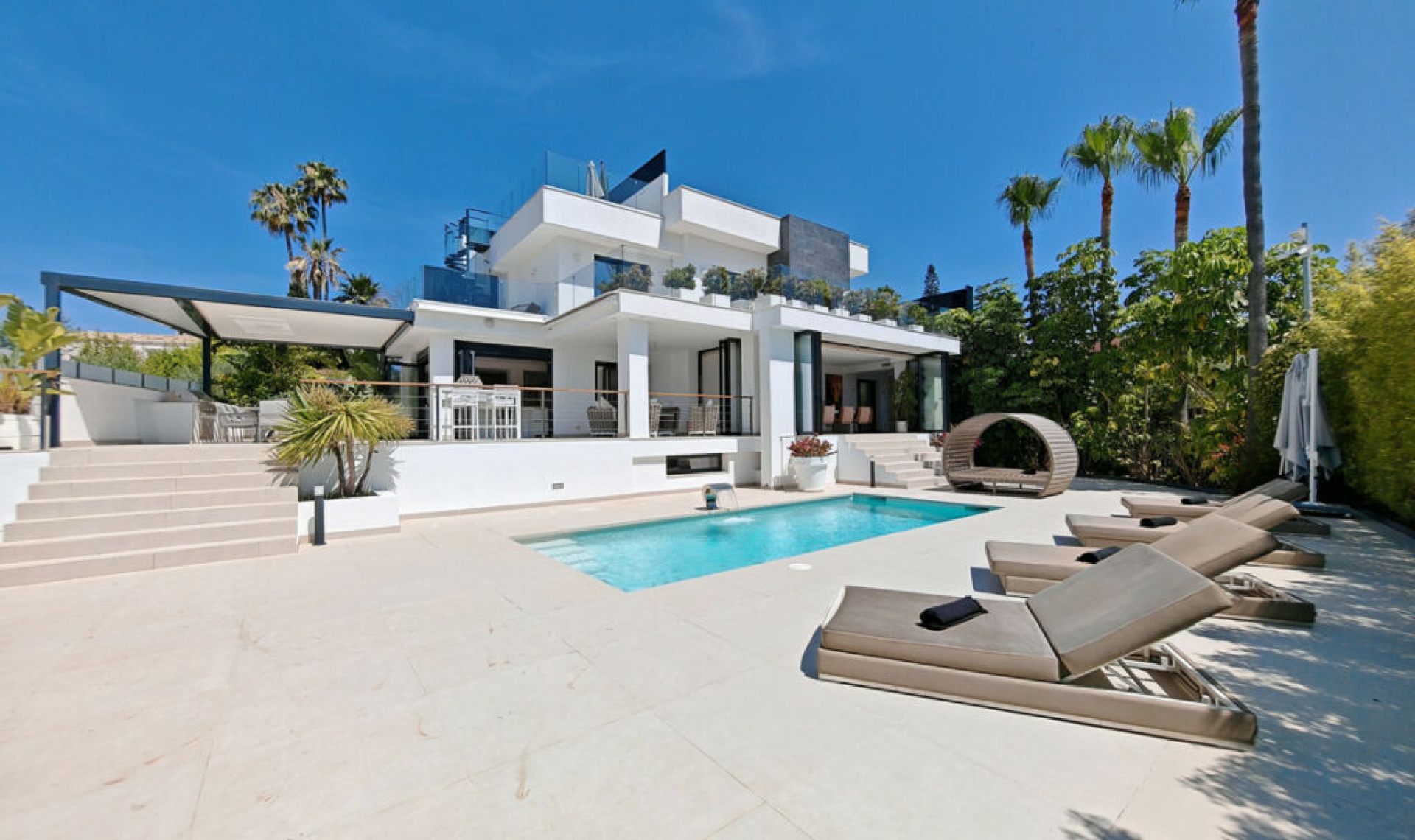 Resale - House -
El Rosario