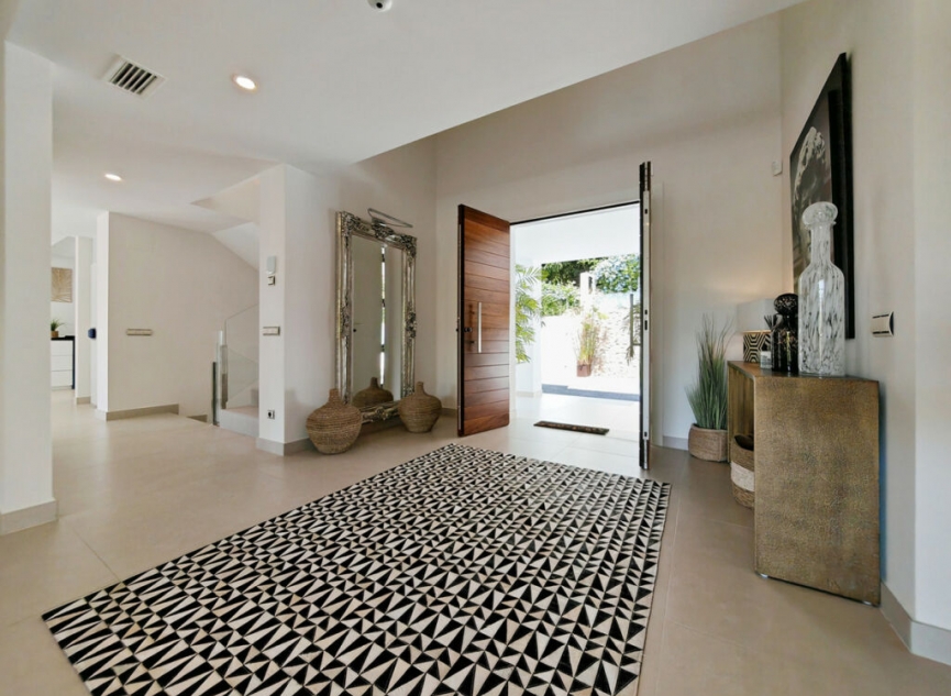 Resale - House -
El Rosario