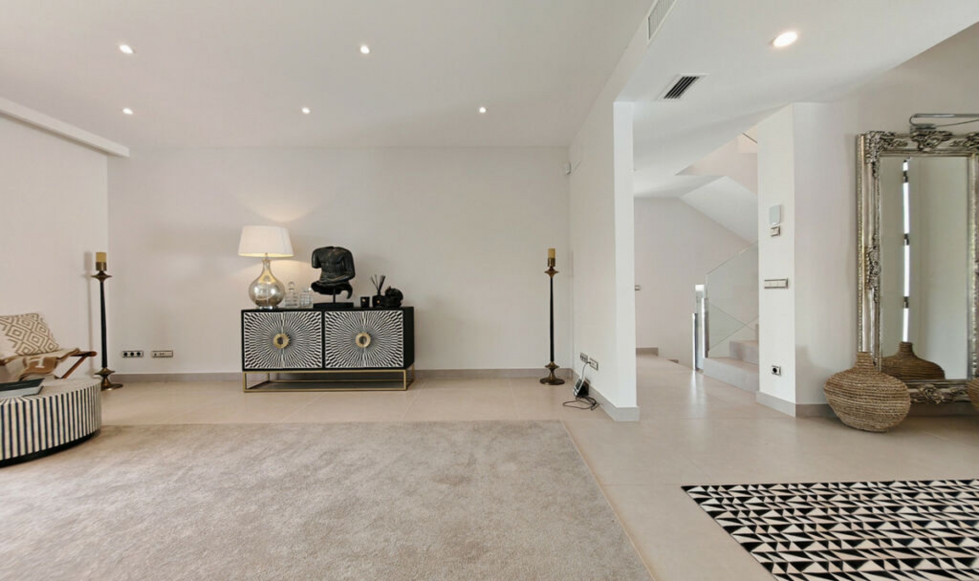 Resale - House -
El Rosario
