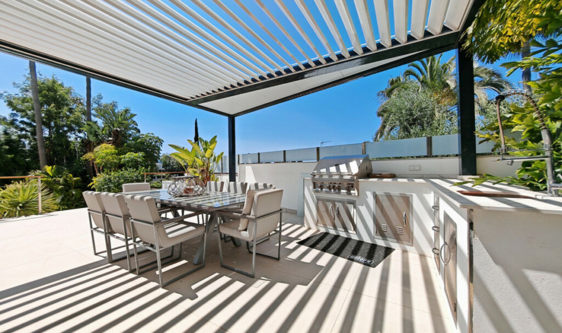 Resale - House -
El Rosario