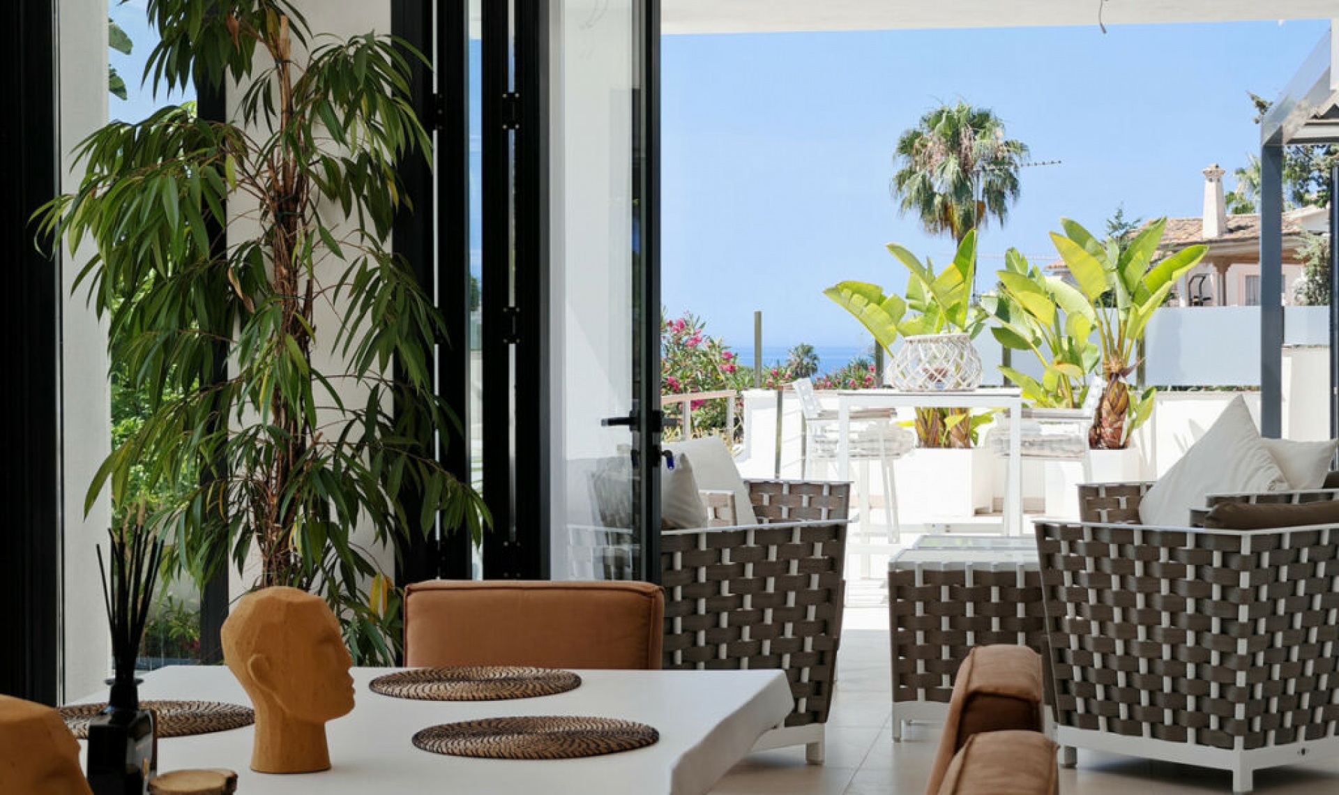 Resale - House -
El Rosario