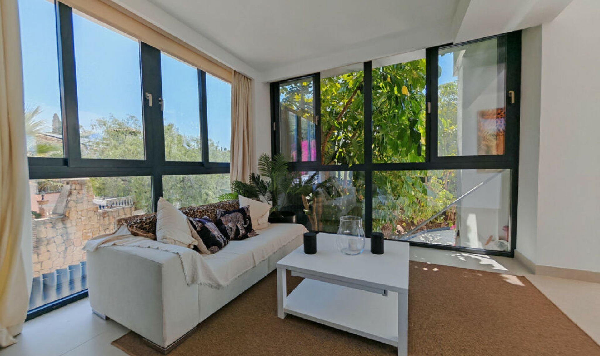 Resale - House -
El Rosario
