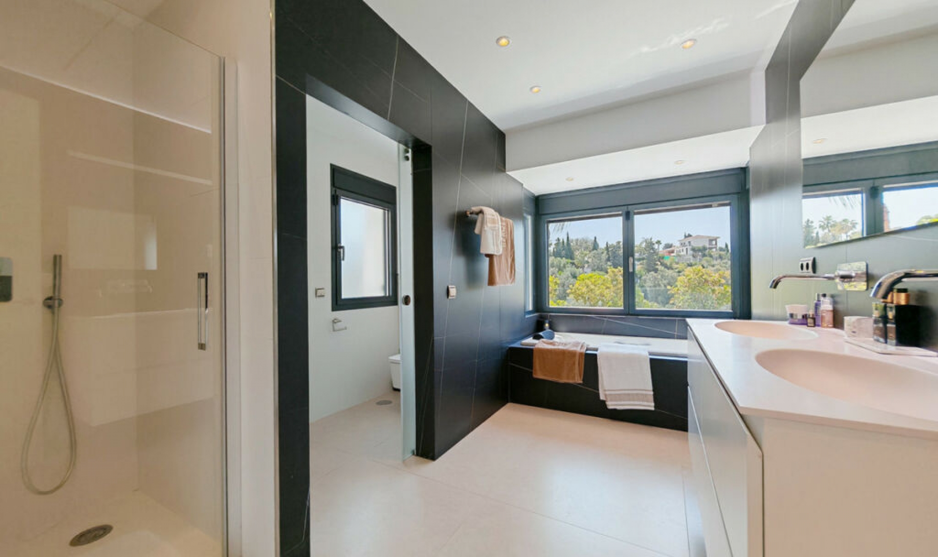 Resale - House -
El Rosario