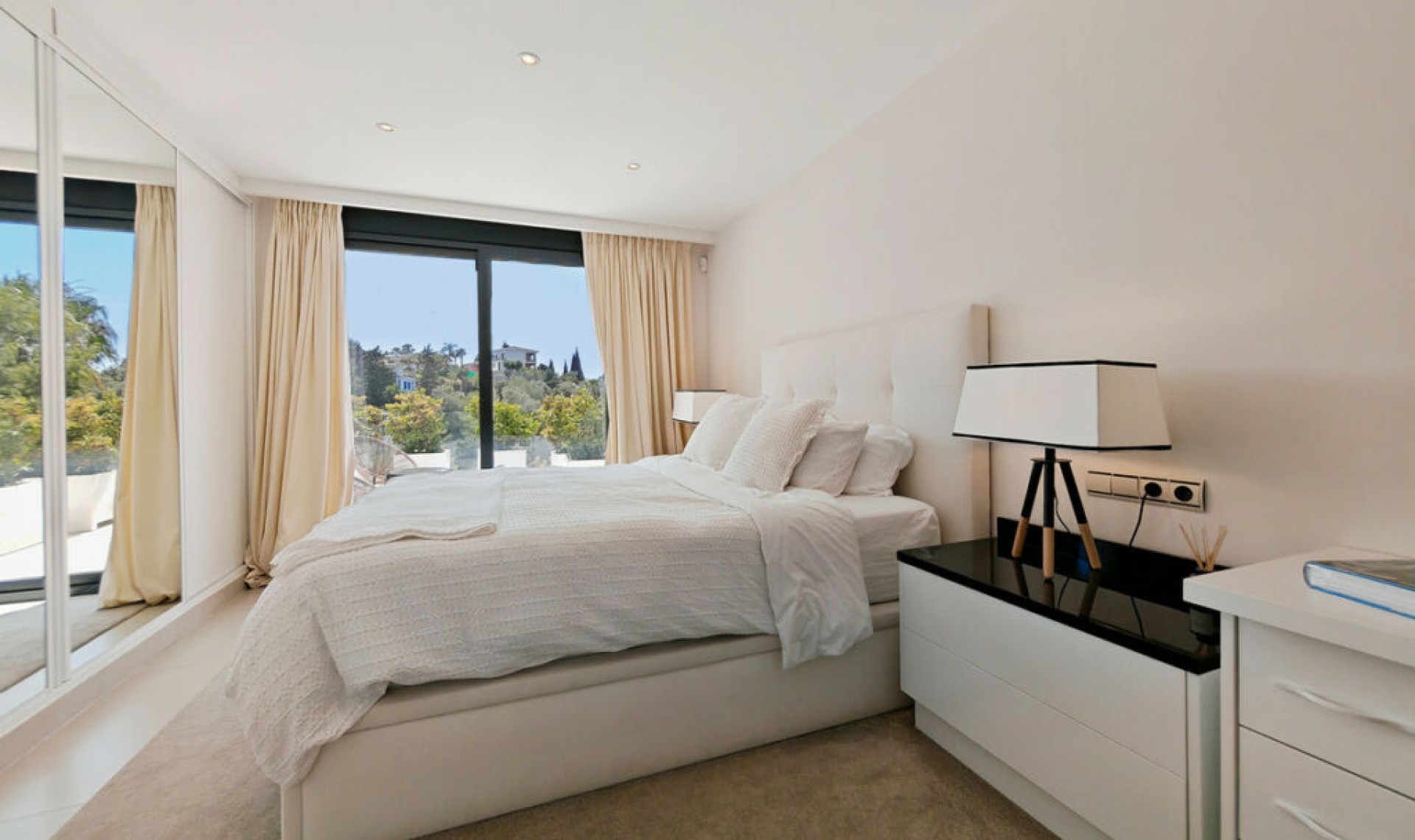 Resale - House -
El Rosario