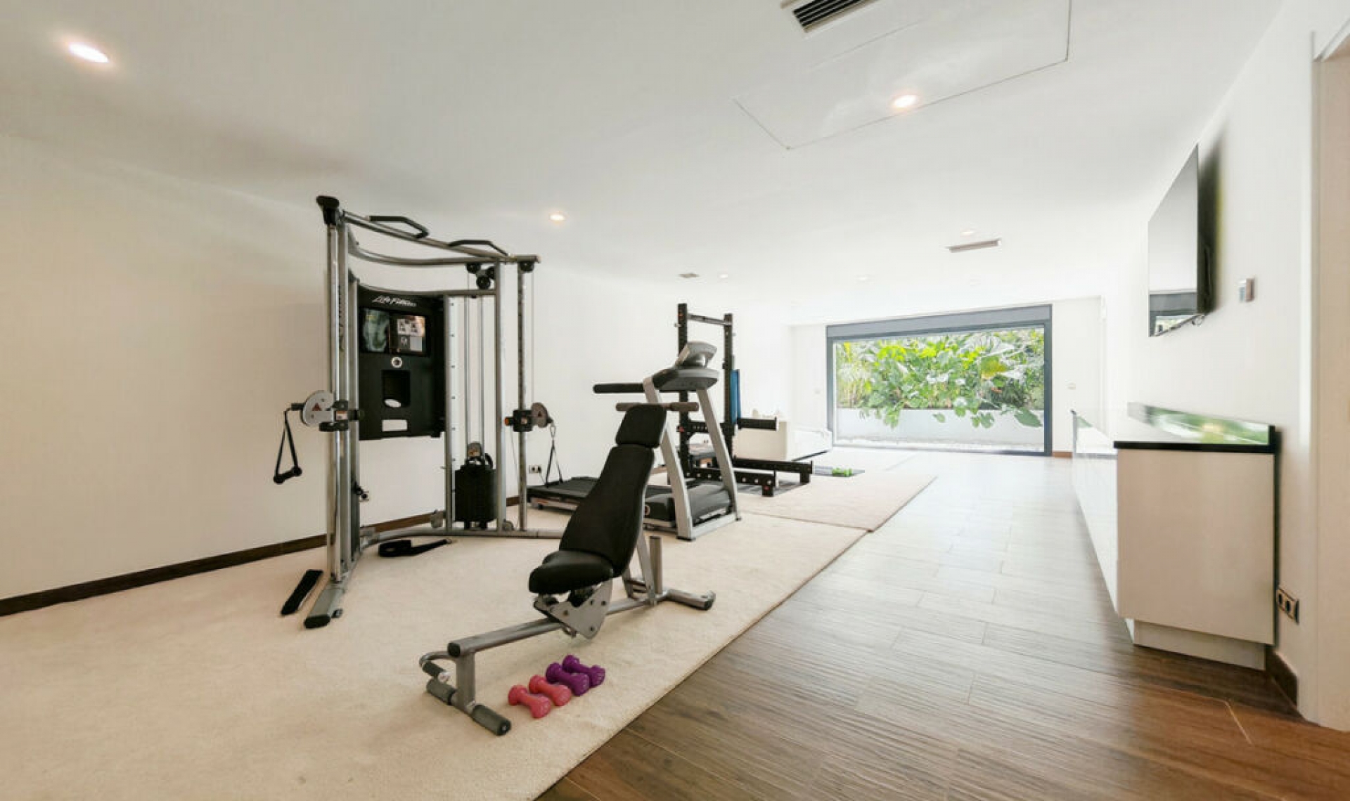 Resale - House -
El Rosario