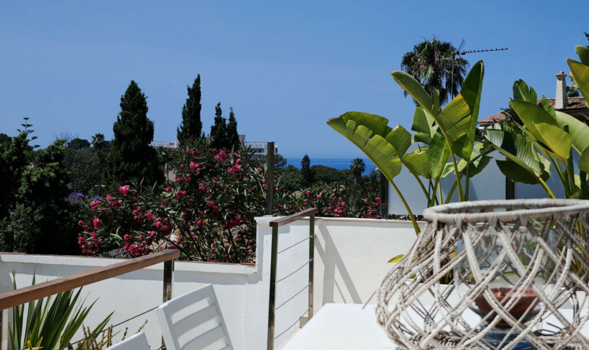 Resale - House -
El Rosario