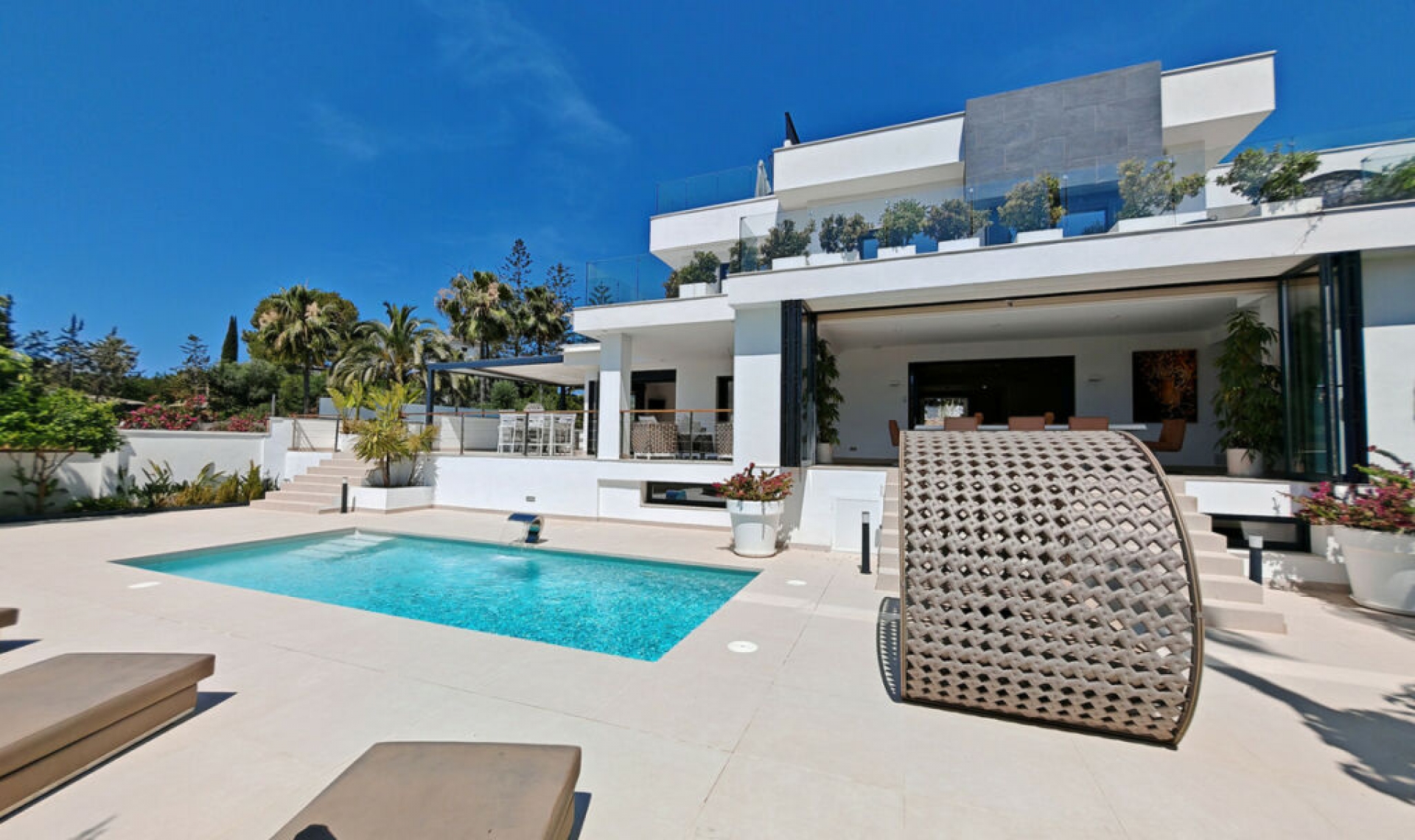 Resale - House -
El Rosario