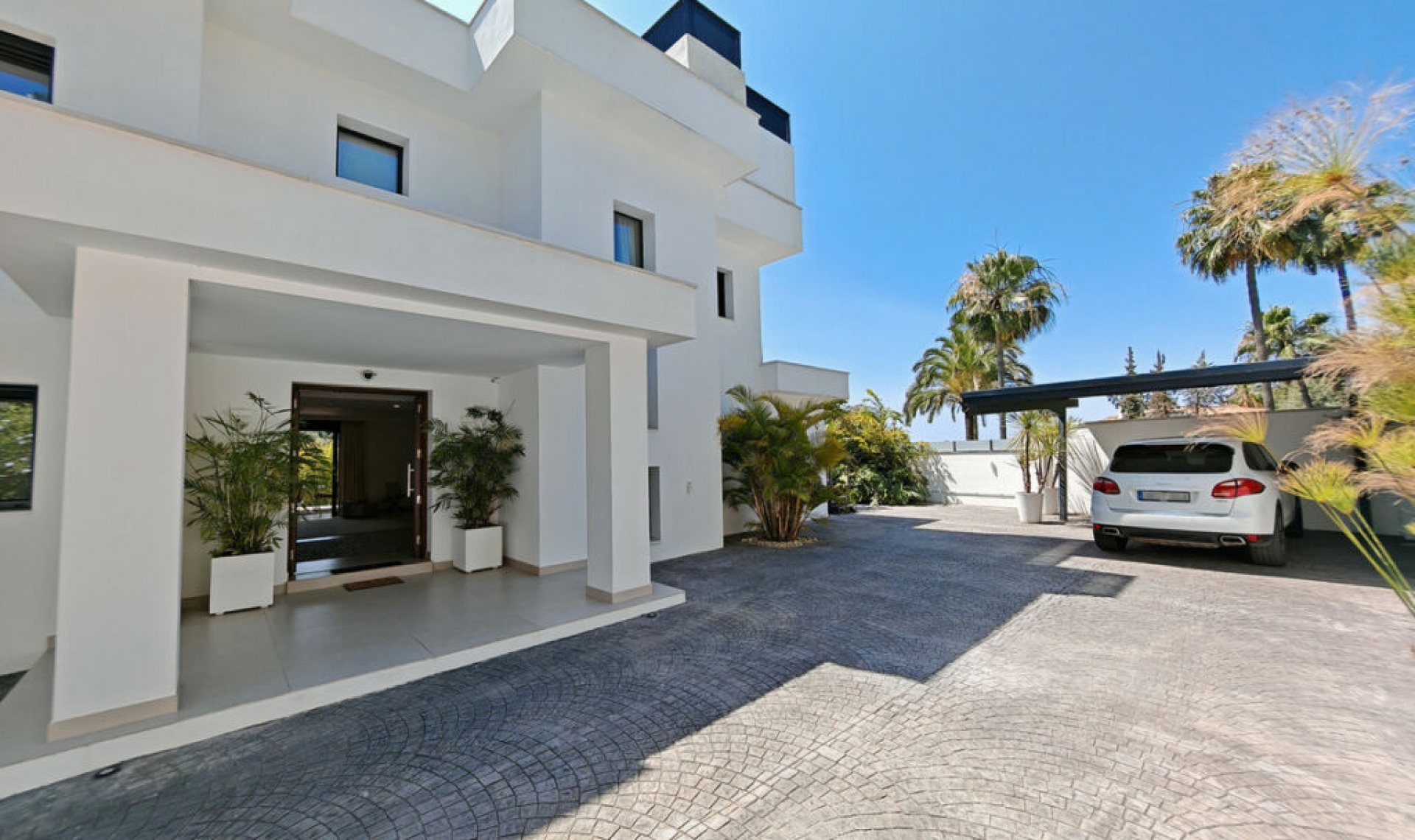 Resale - House -
El Rosario