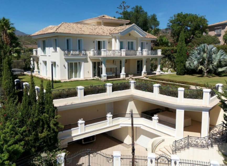 Resale - House -
El Rosario