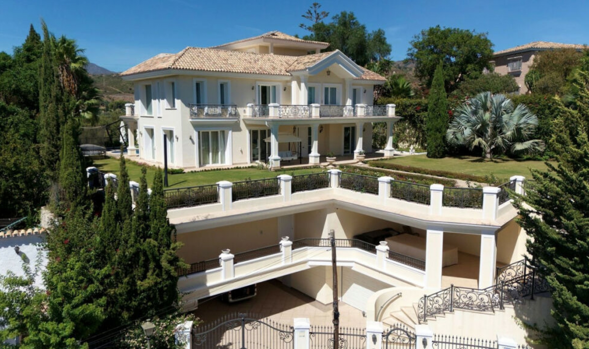 Resale - House -
El Rosario