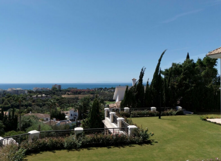 Resale - House -
El Rosario