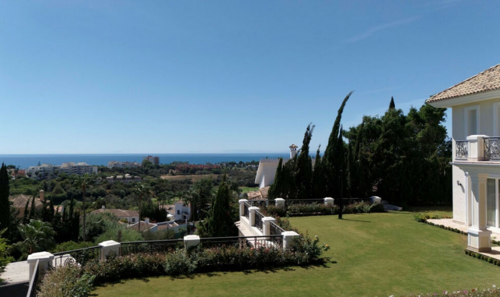 Resale - House -
El Rosario