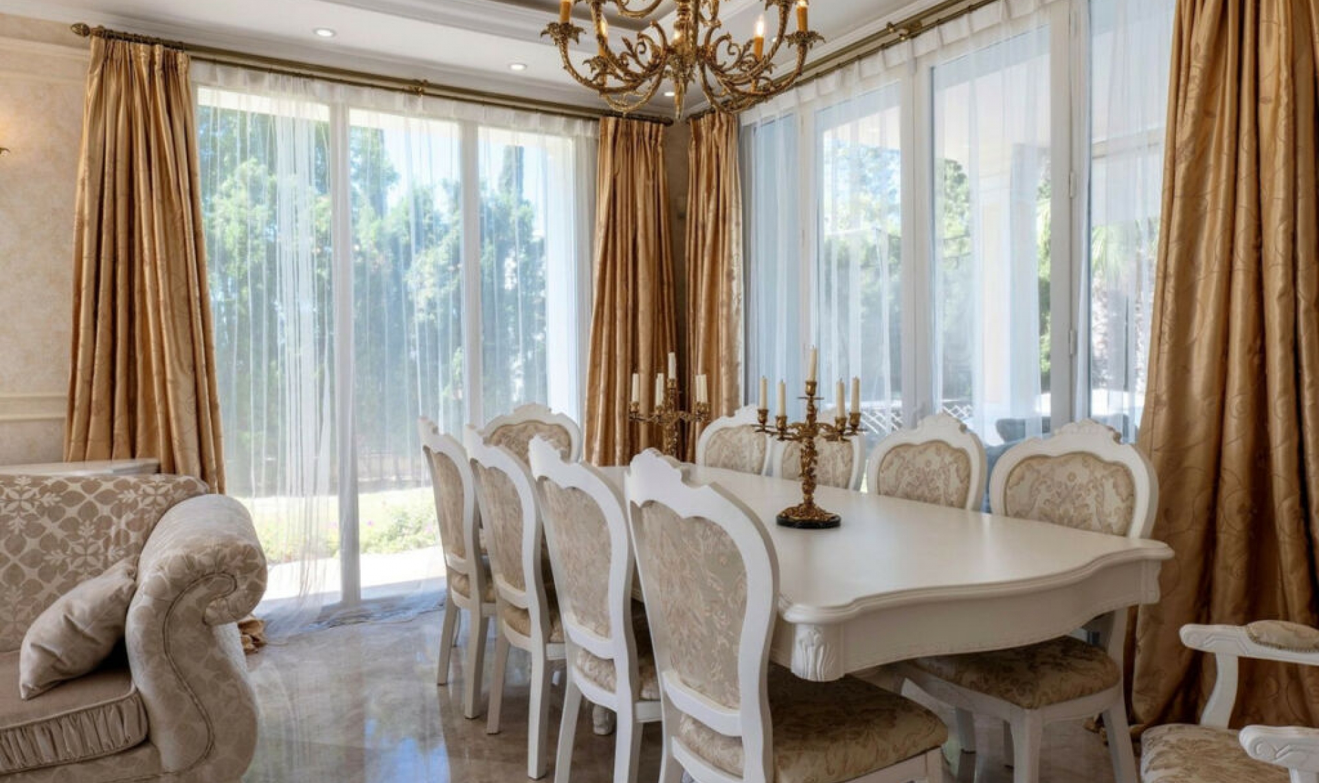 Resale - House -
El Rosario