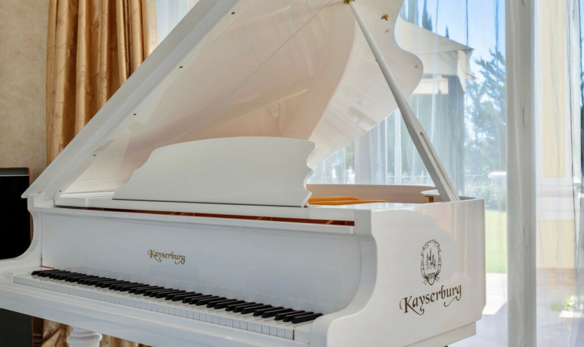 Resale - House -
El Rosario