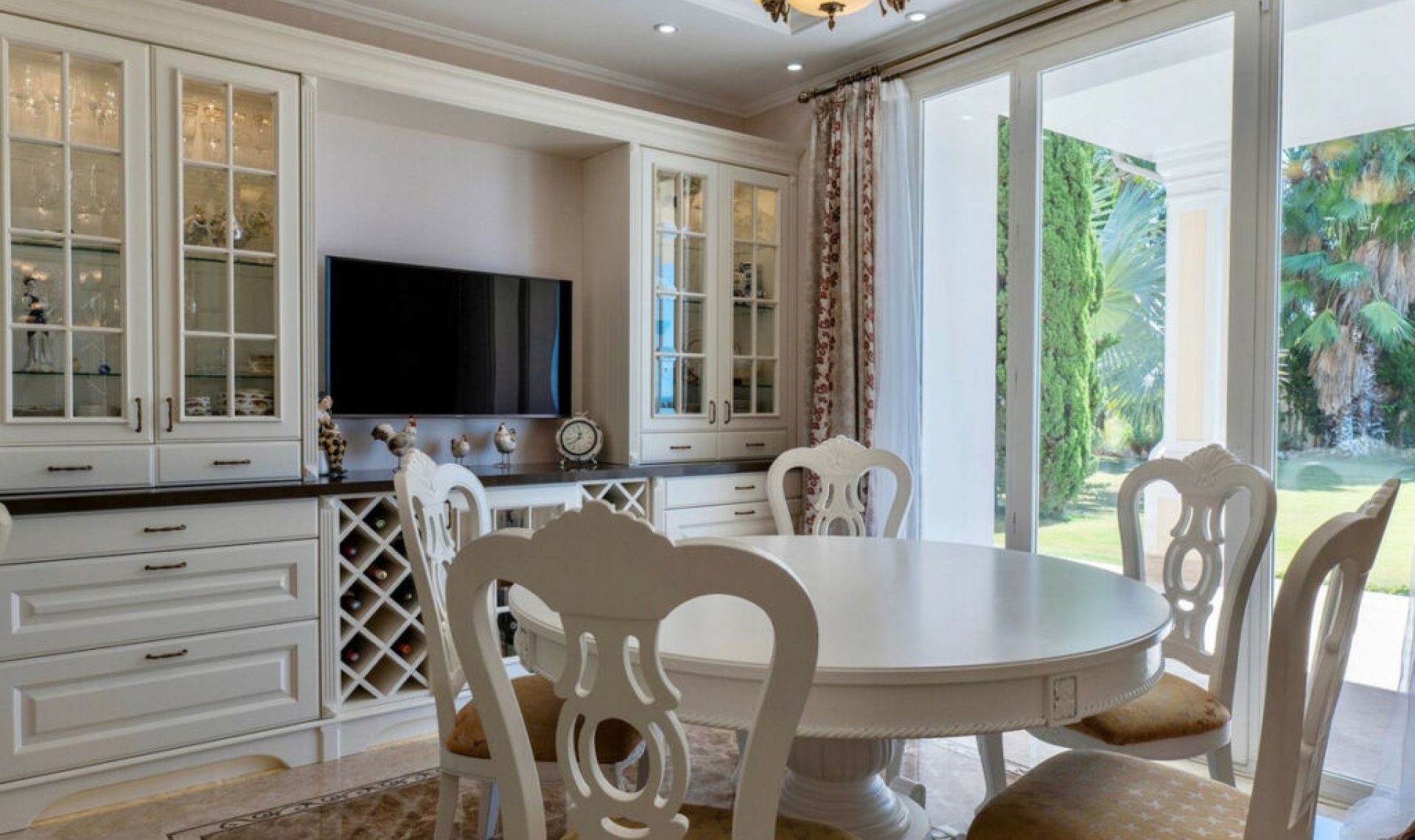 Resale - House -
El Rosario