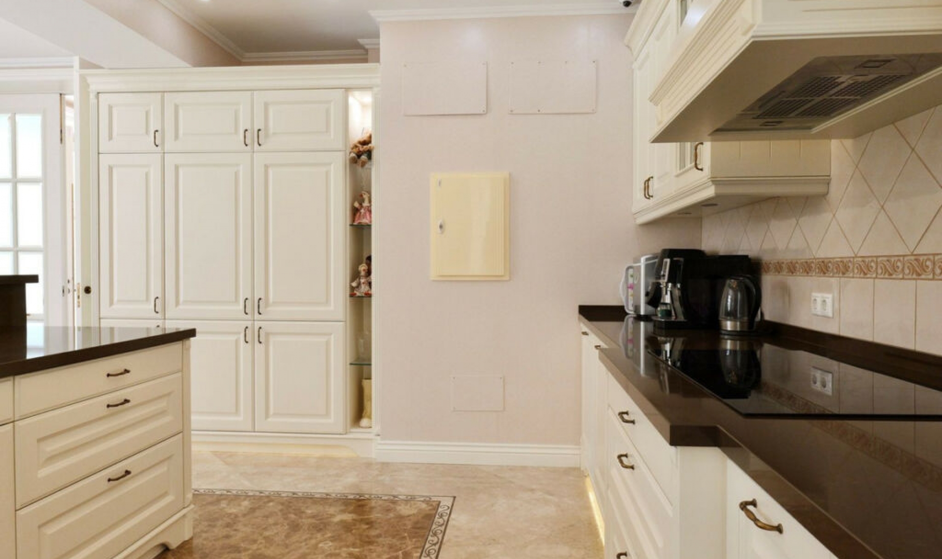 Resale - House -
El Rosario