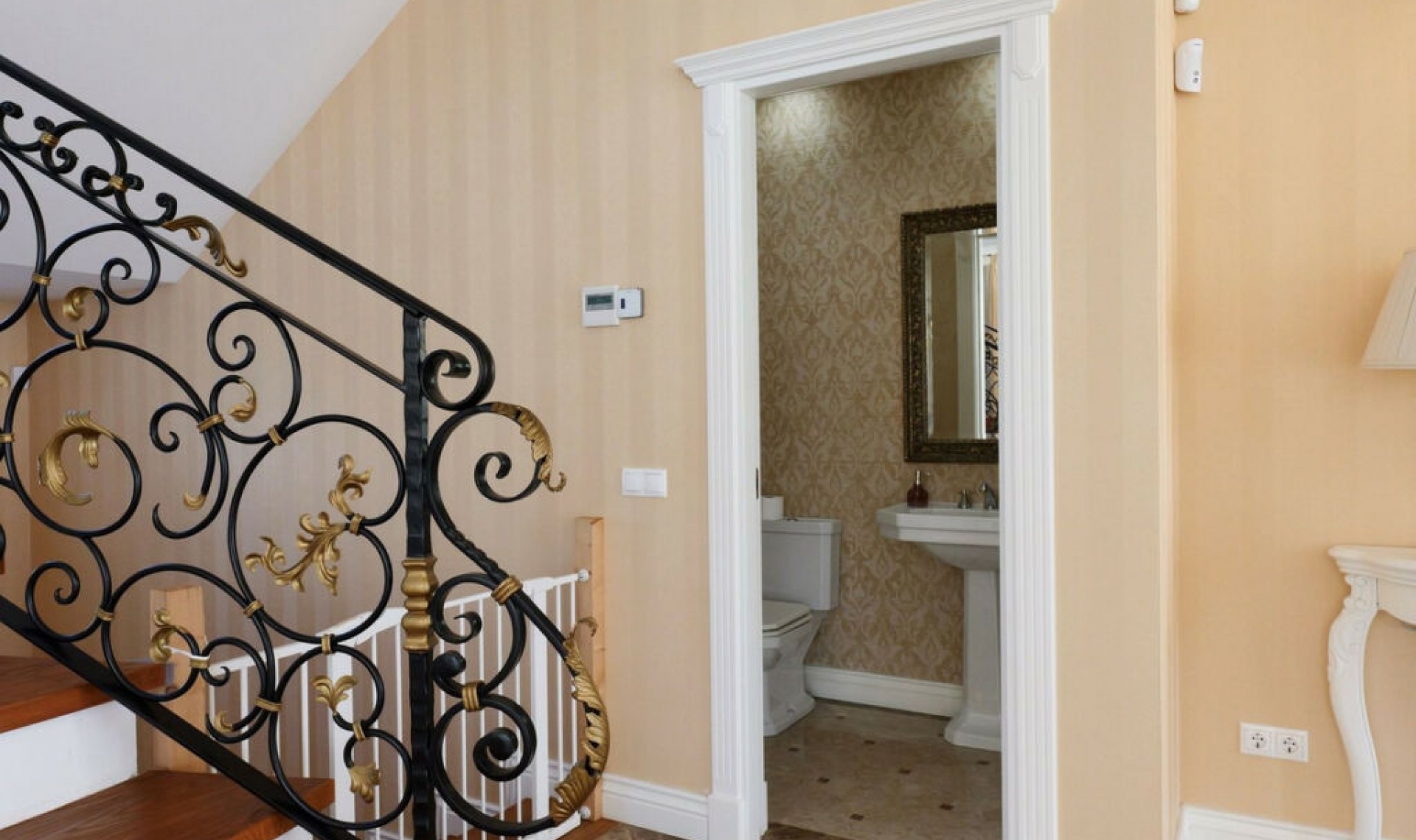 Resale - House -
El Rosario