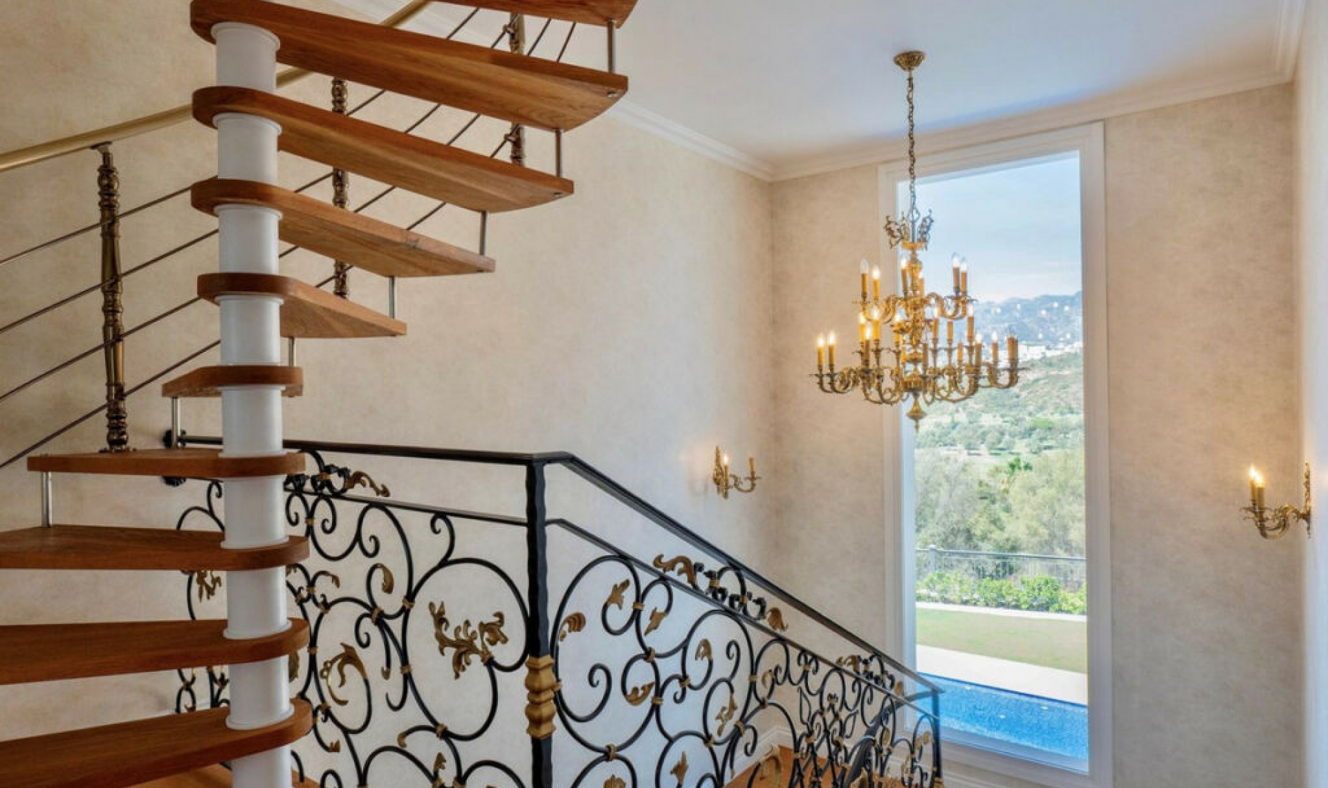 Resale - House -
El Rosario