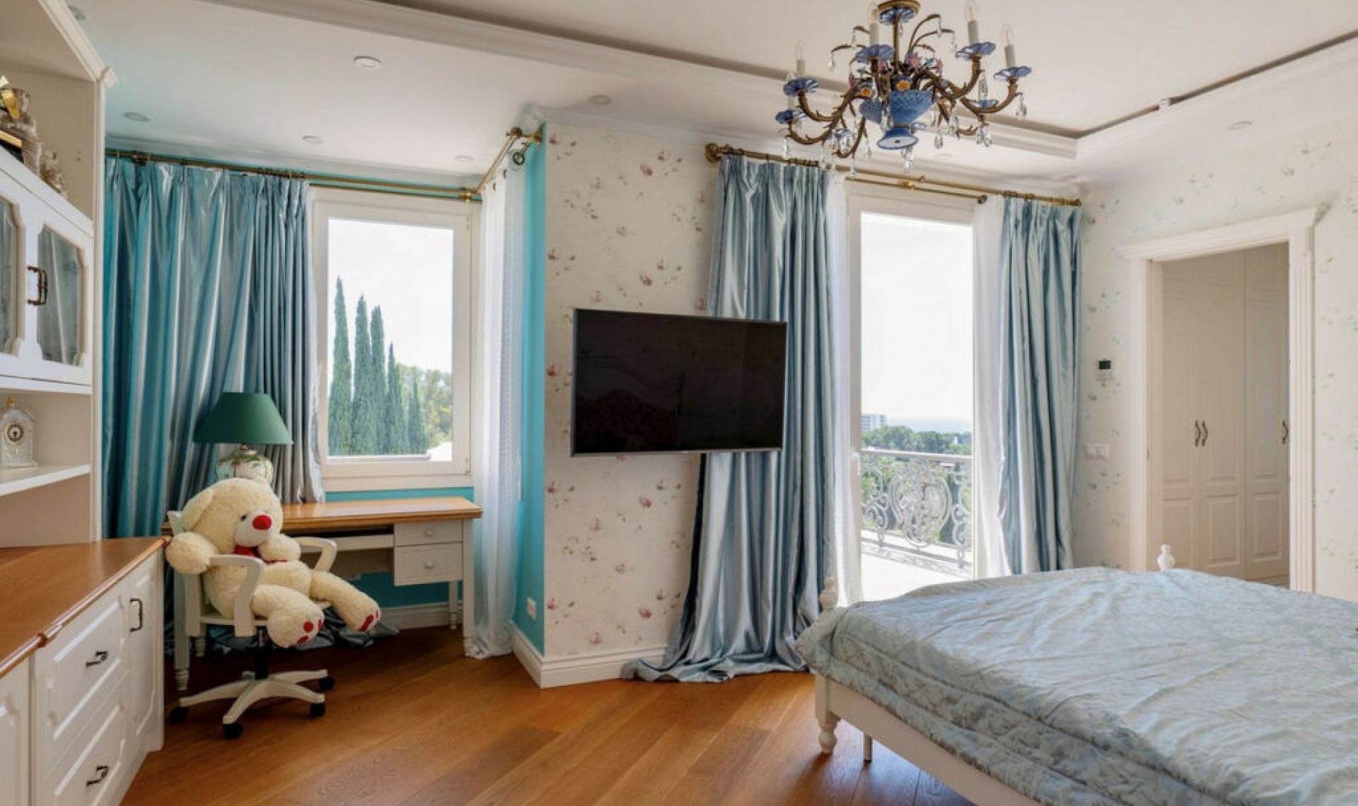 Resale - House -
El Rosario