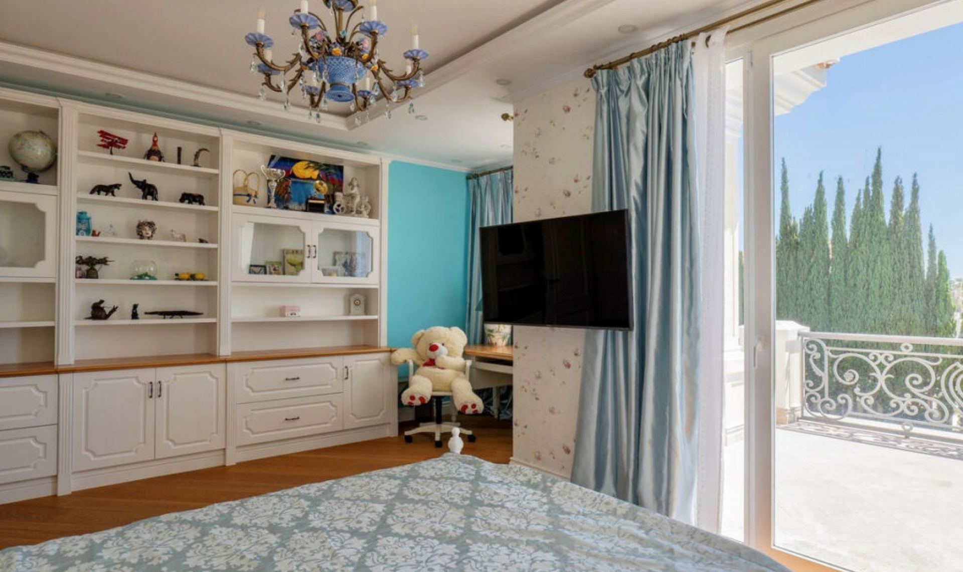 Resale - House -
El Rosario