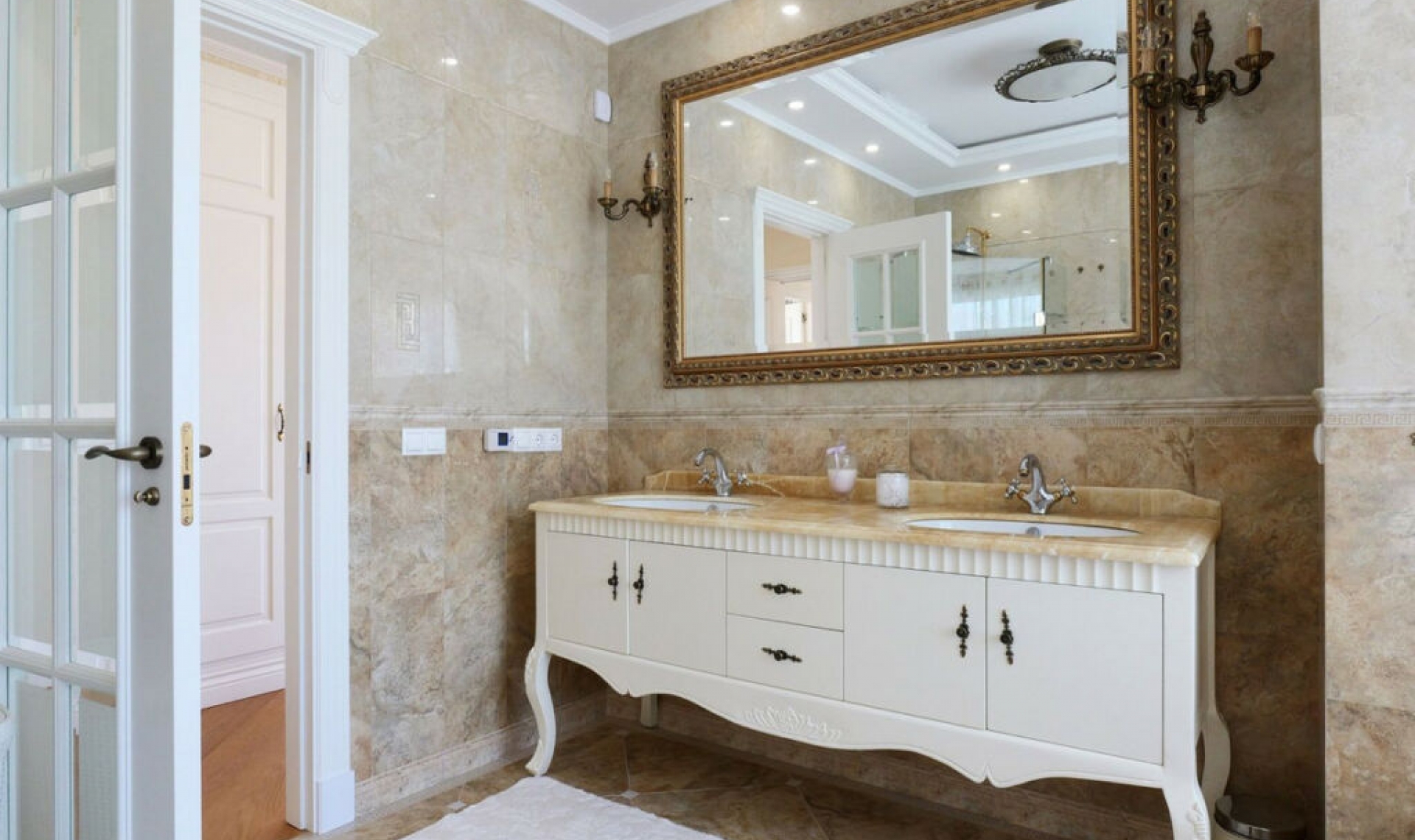 Resale - House -
El Rosario