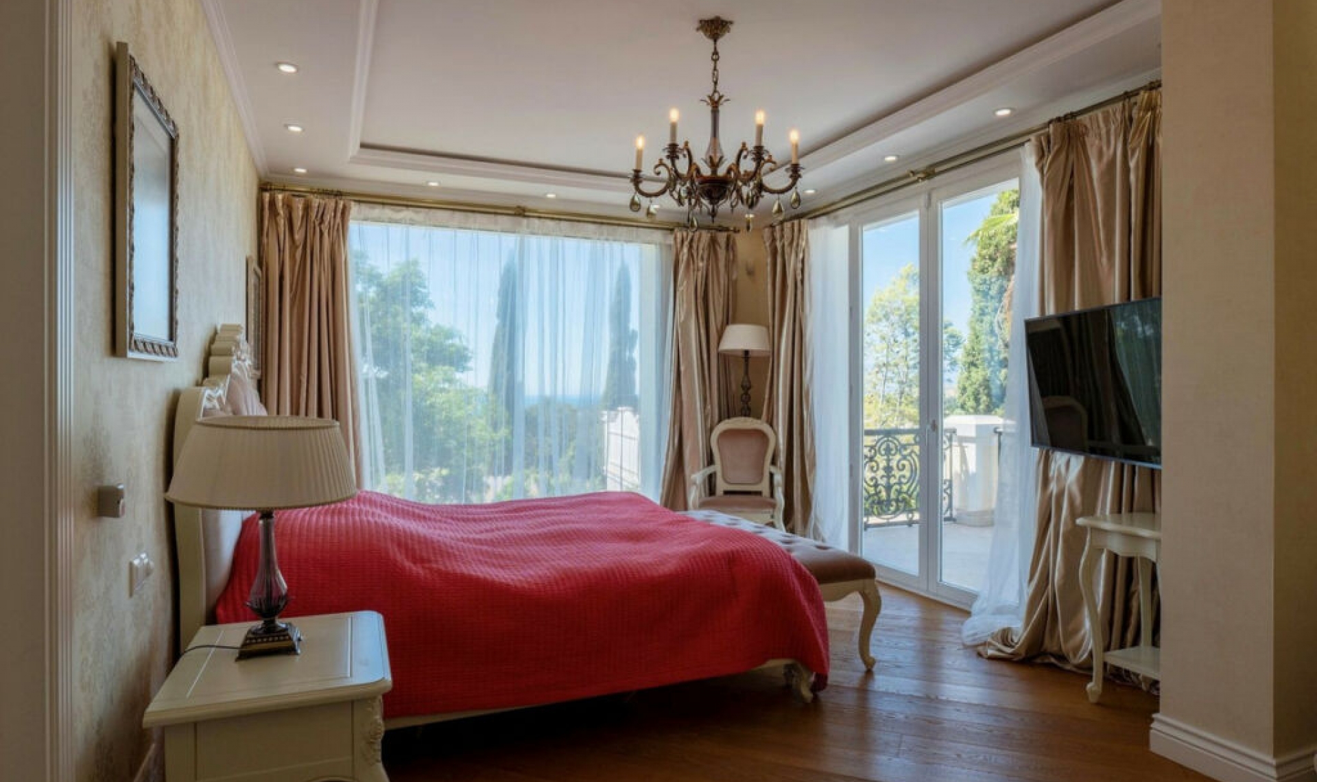 Resale - House -
El Rosario