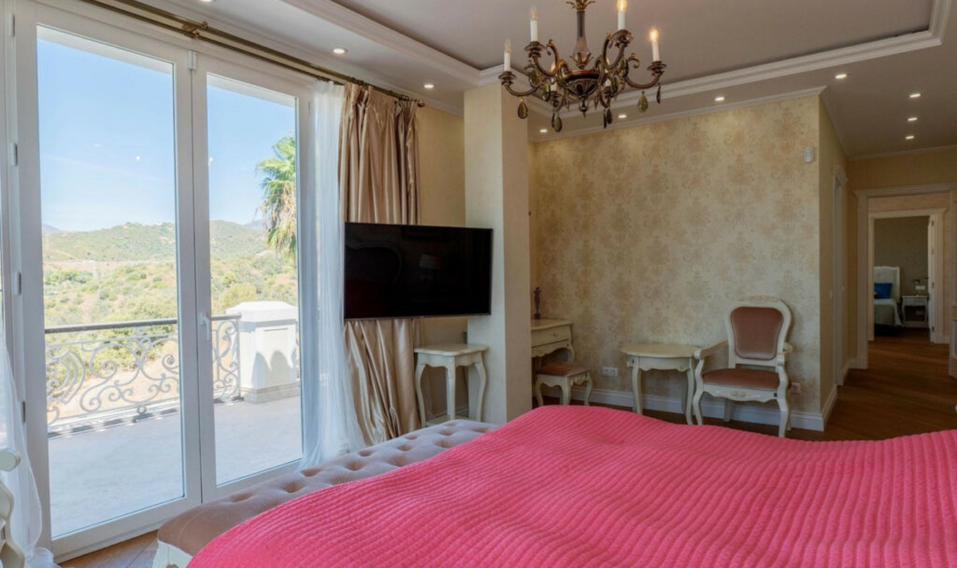 Resale - House -
El Rosario