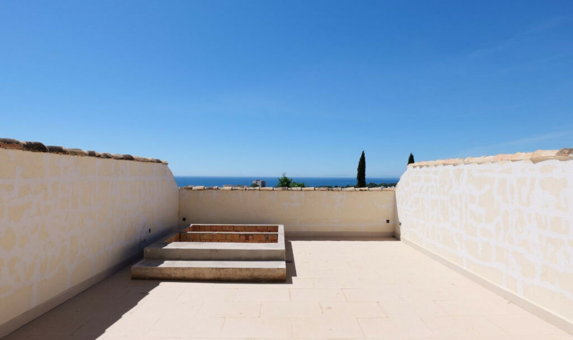 Resale - House -
El Rosario