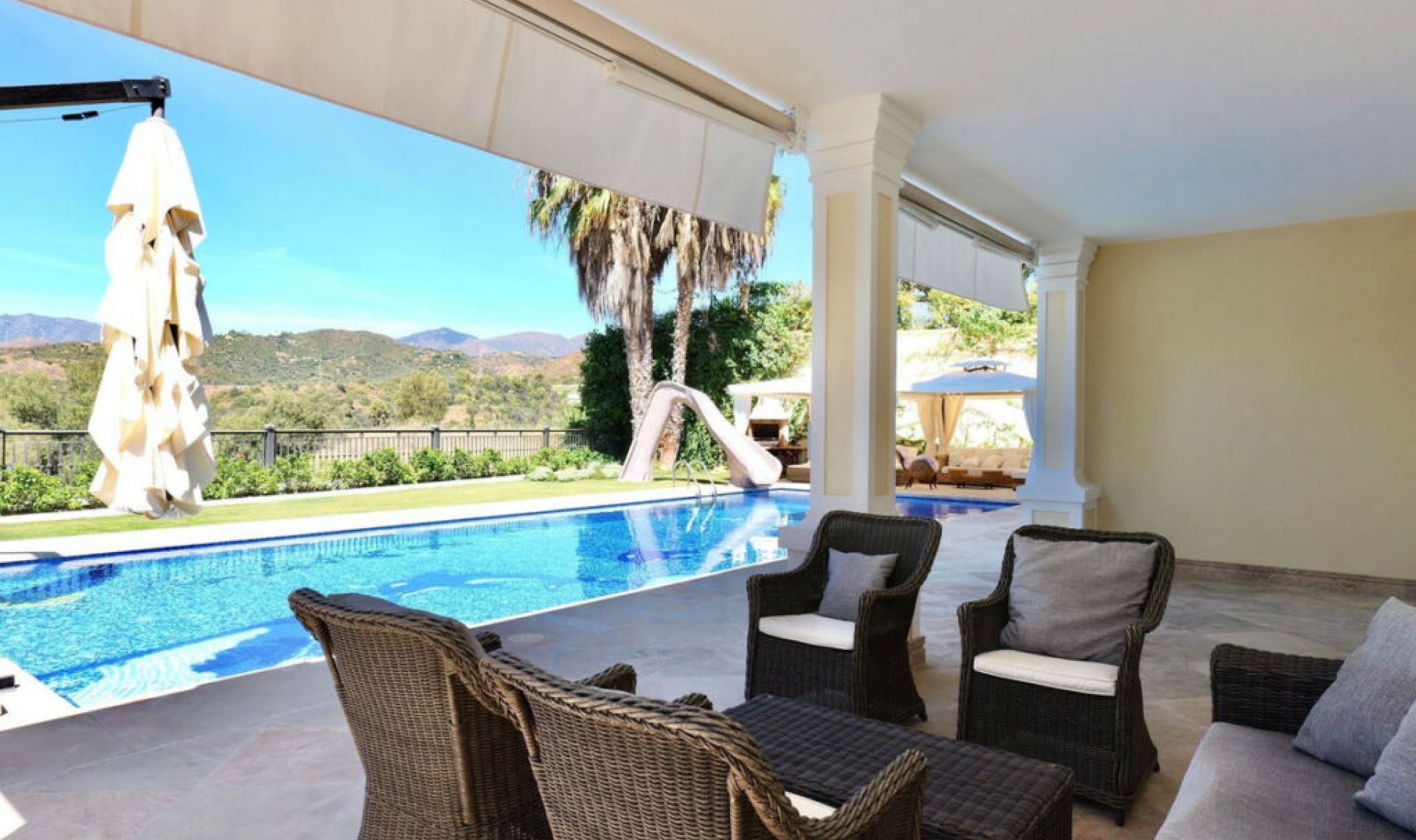 Resale - House -
El Rosario