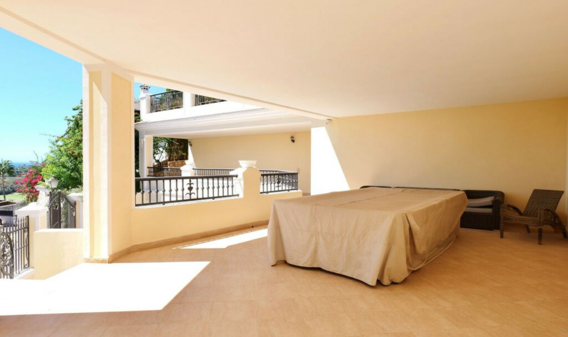 Resale - House -
El Rosario