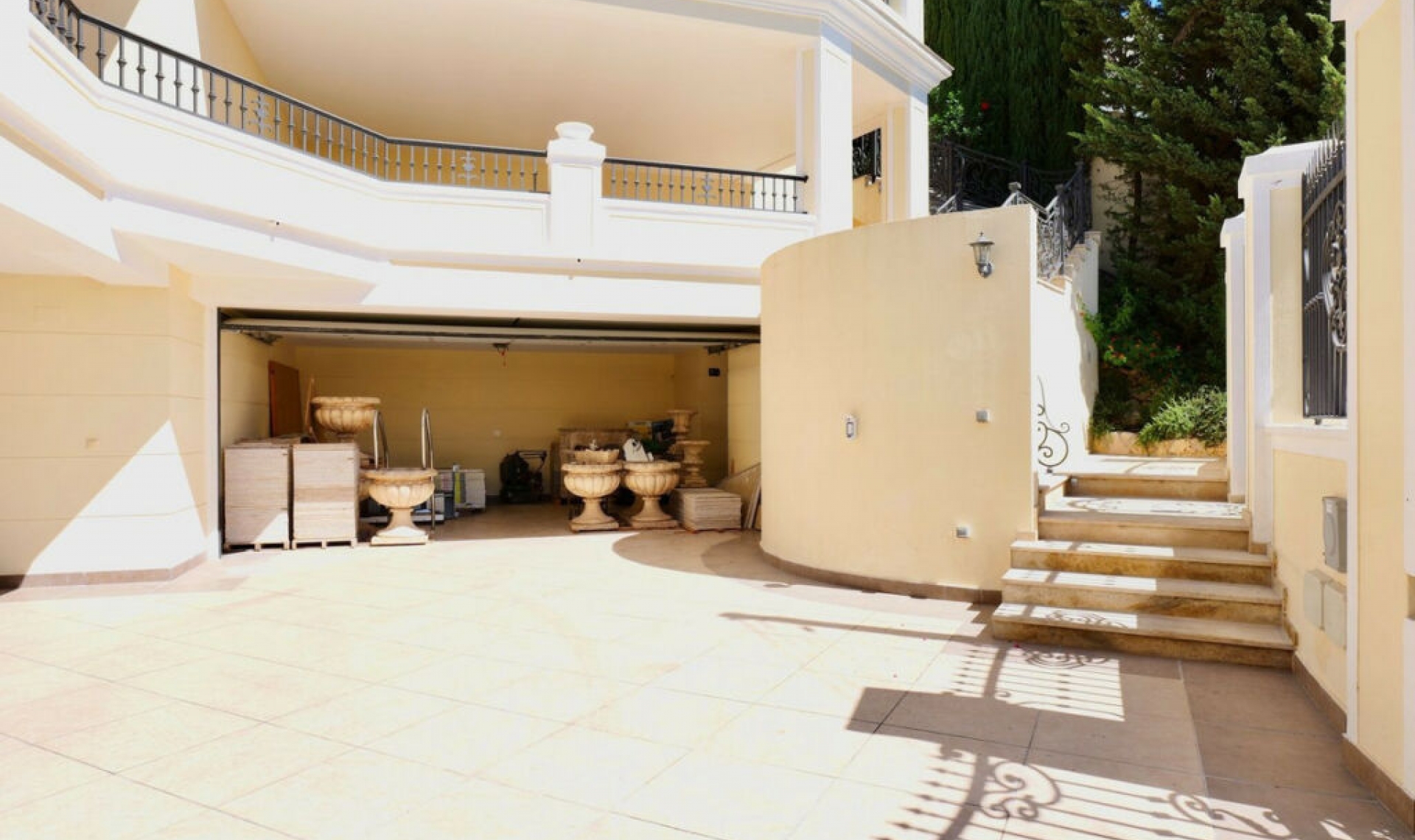 Resale - House -
El Rosario