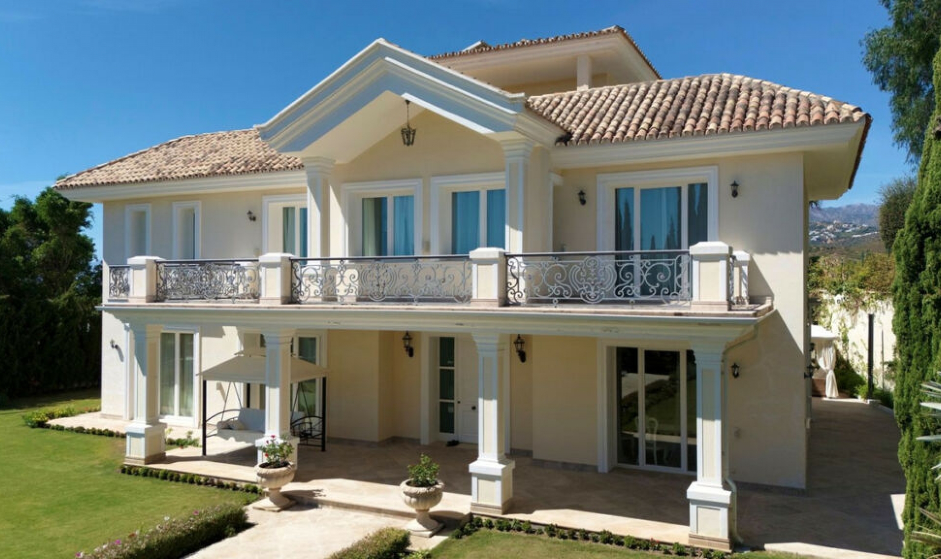 Resale - House -
El Rosario