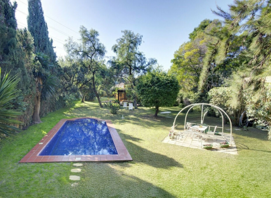 Resale - House -
El Rosario