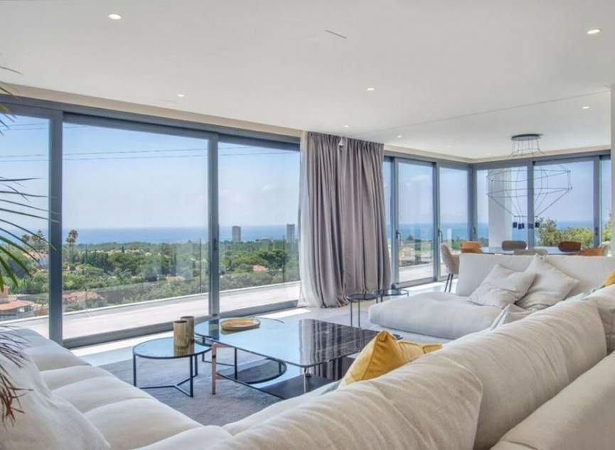 Resale - House -
Elviria