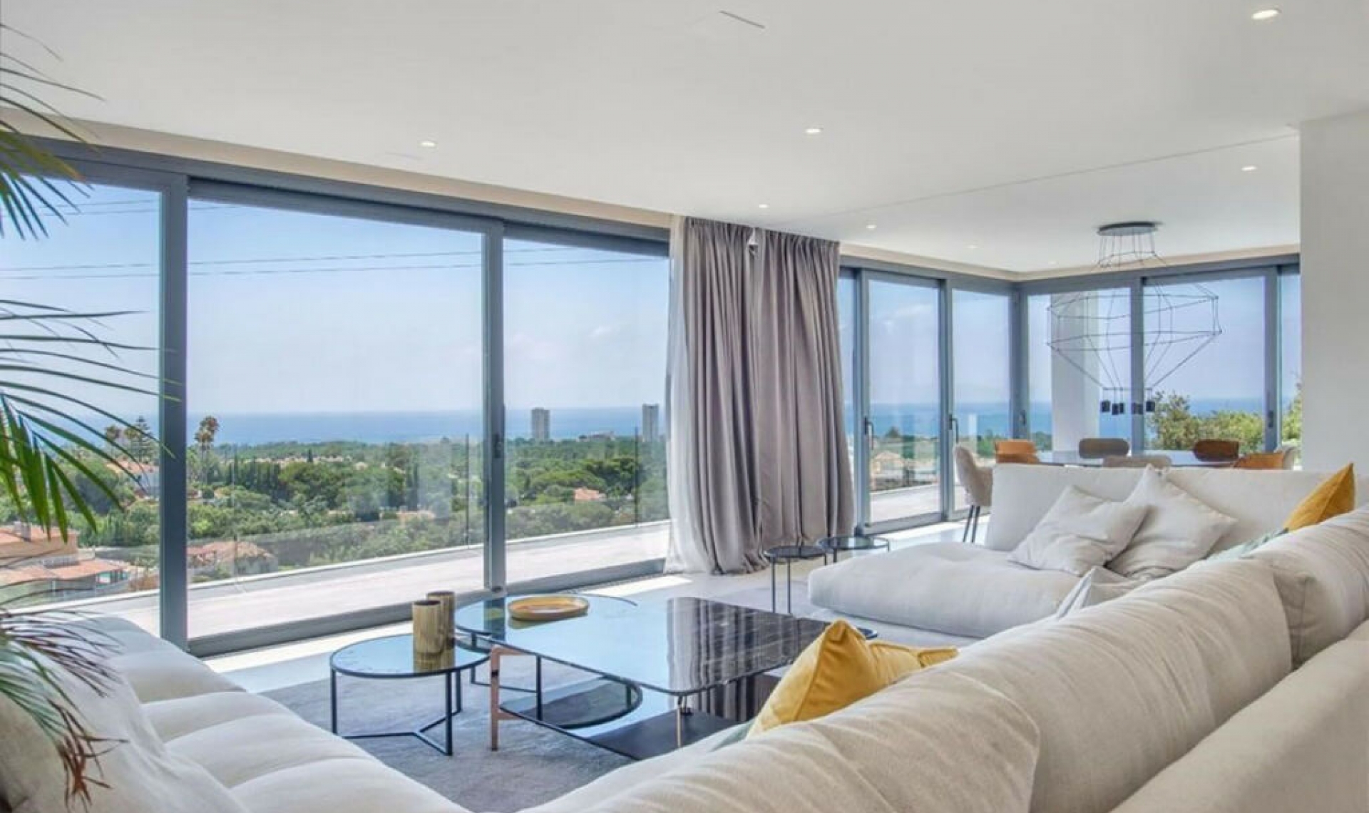 Resale - House -
Elviria