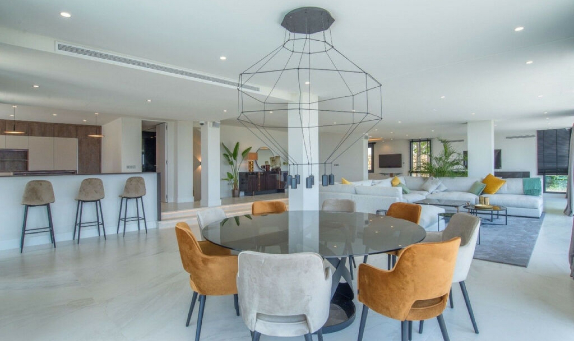 Resale - House -
Elviria