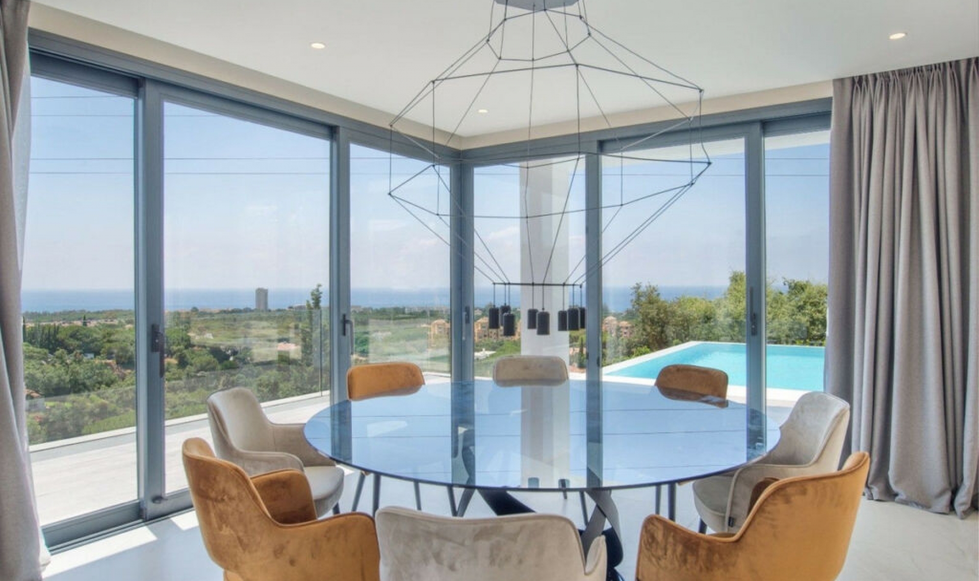 Resale - House -
Elviria