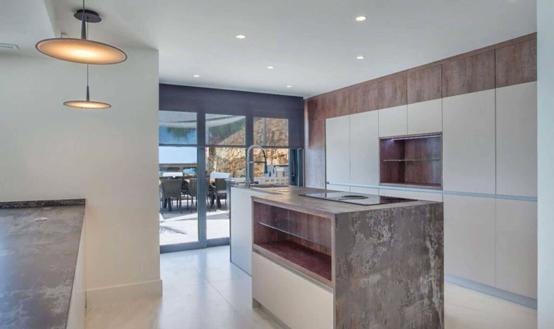 Resale - House -
Elviria