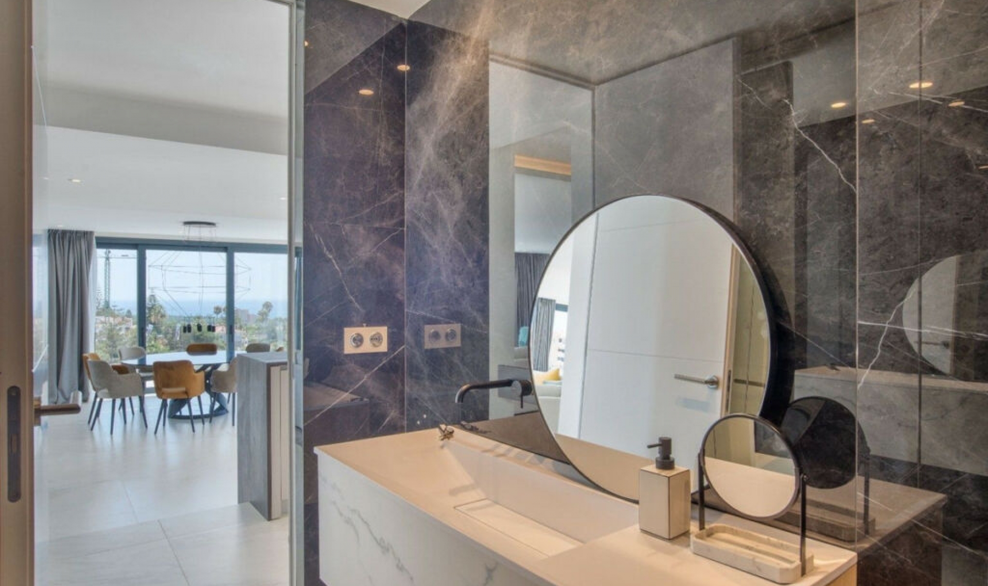 Resale - House -
Elviria